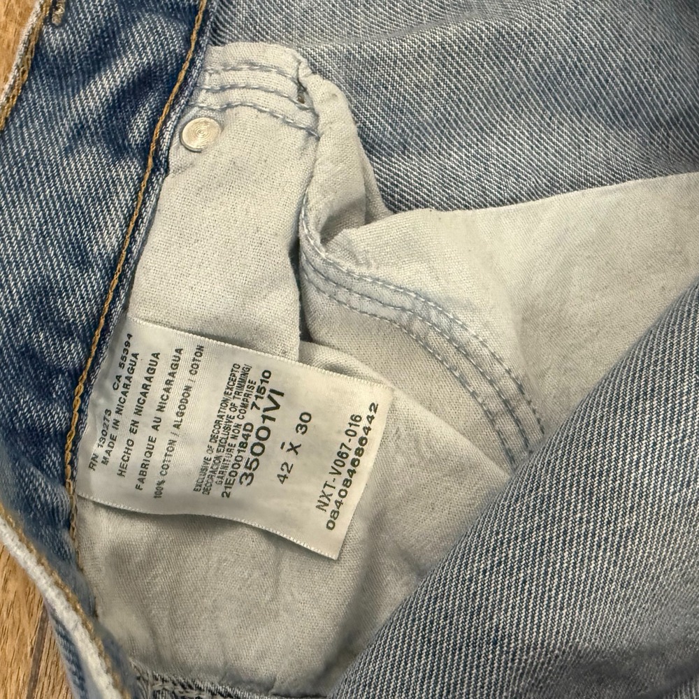Wrangler Rugged Wear Jeans Mens 42x30 Light Wash Denim Pants Casual - Picture 4 of 7